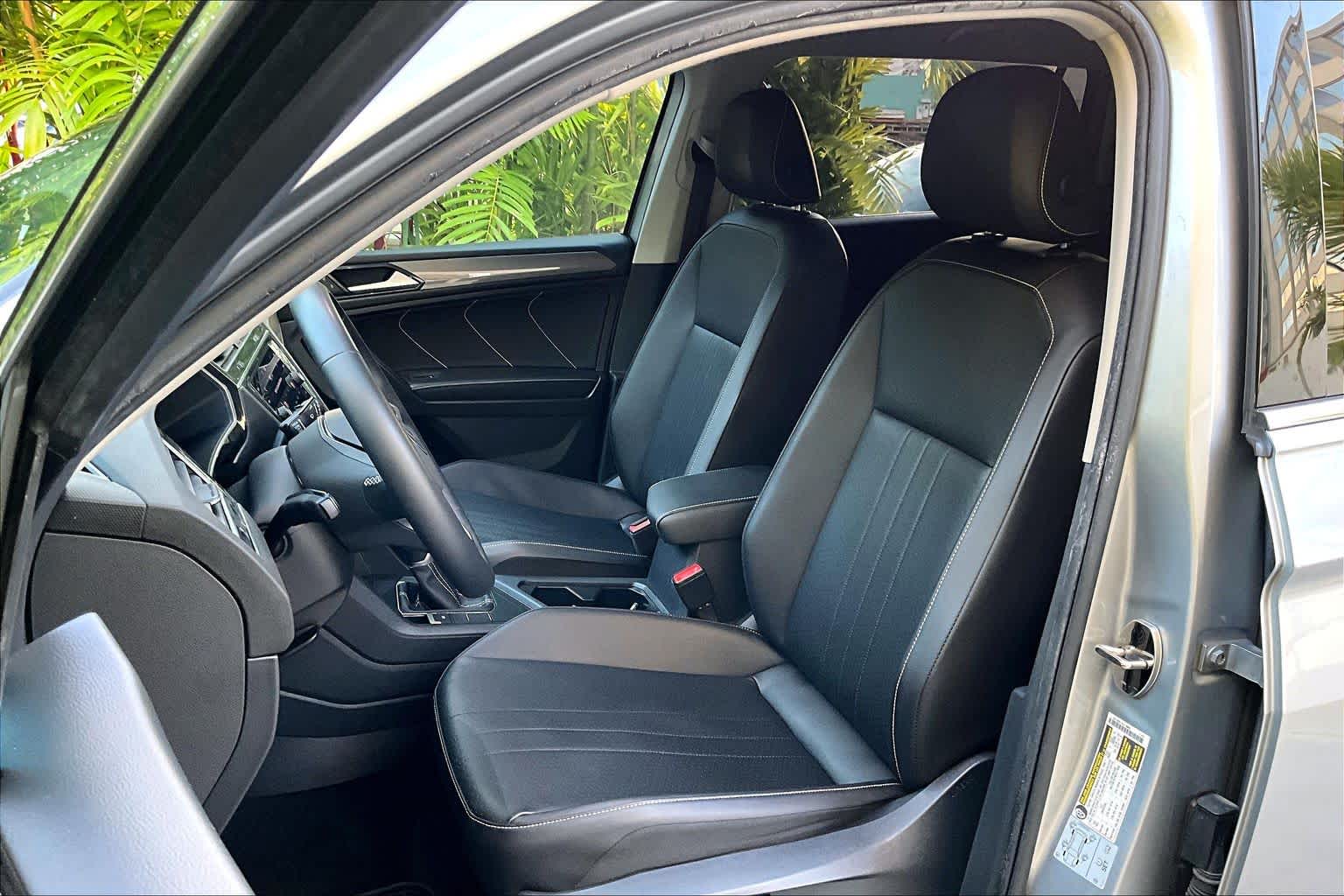 Thumbnail: 2022 Volkswagen Tiguan - 11