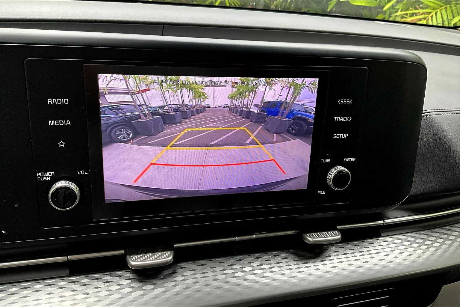 Thumbnail: 2022 Kia Carnival - 27