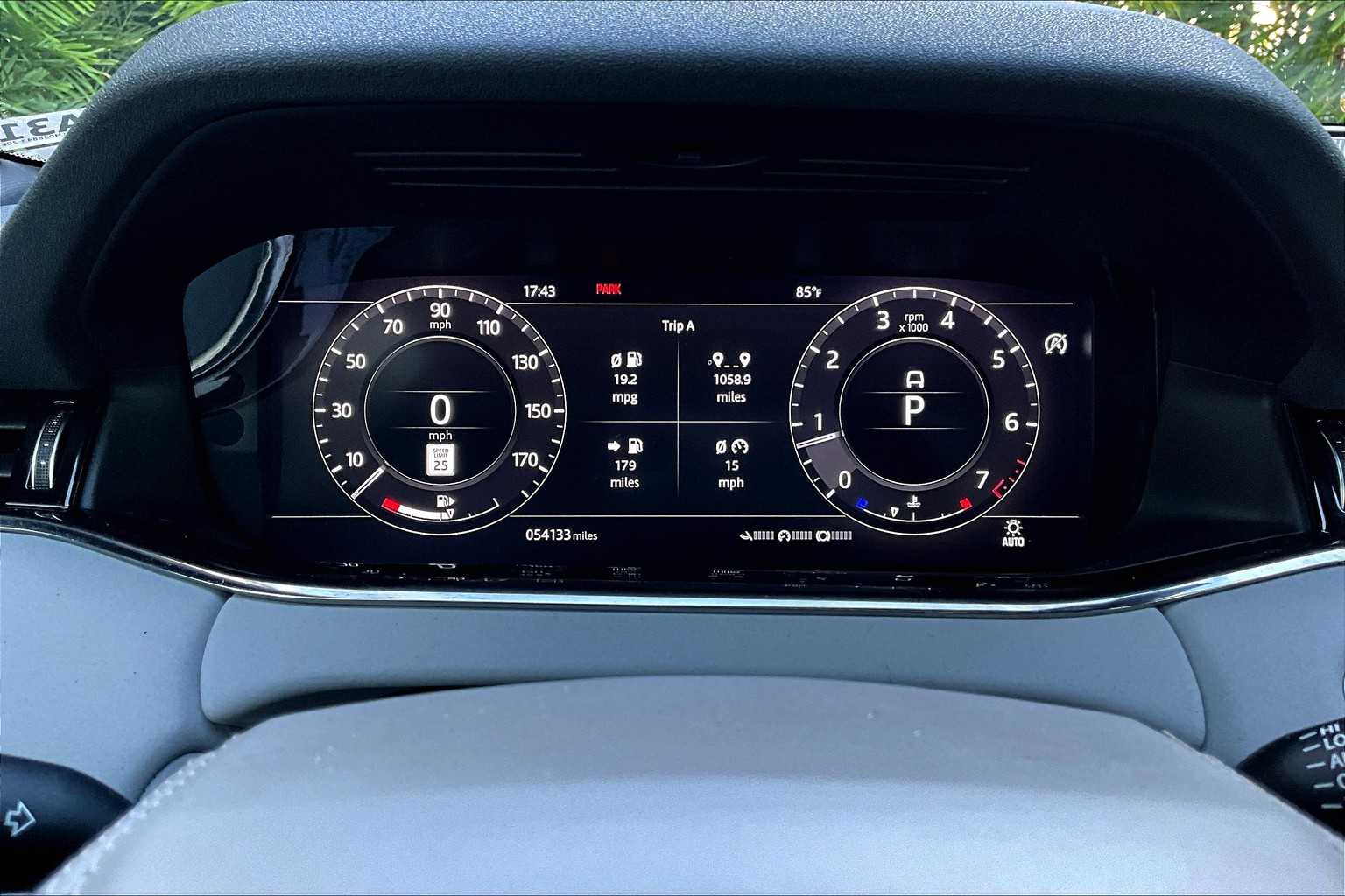 Thumbnail: 2020 Land Rover Range Rover Evoque - 18