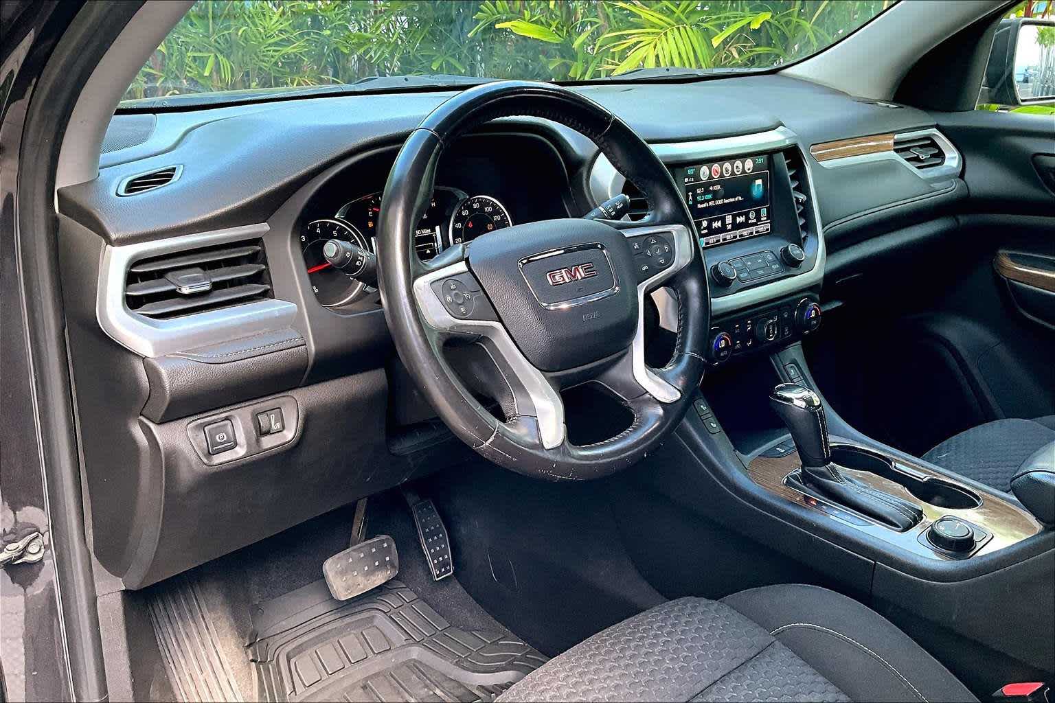 Thumbnail: 2017 GMC Acadia - 3