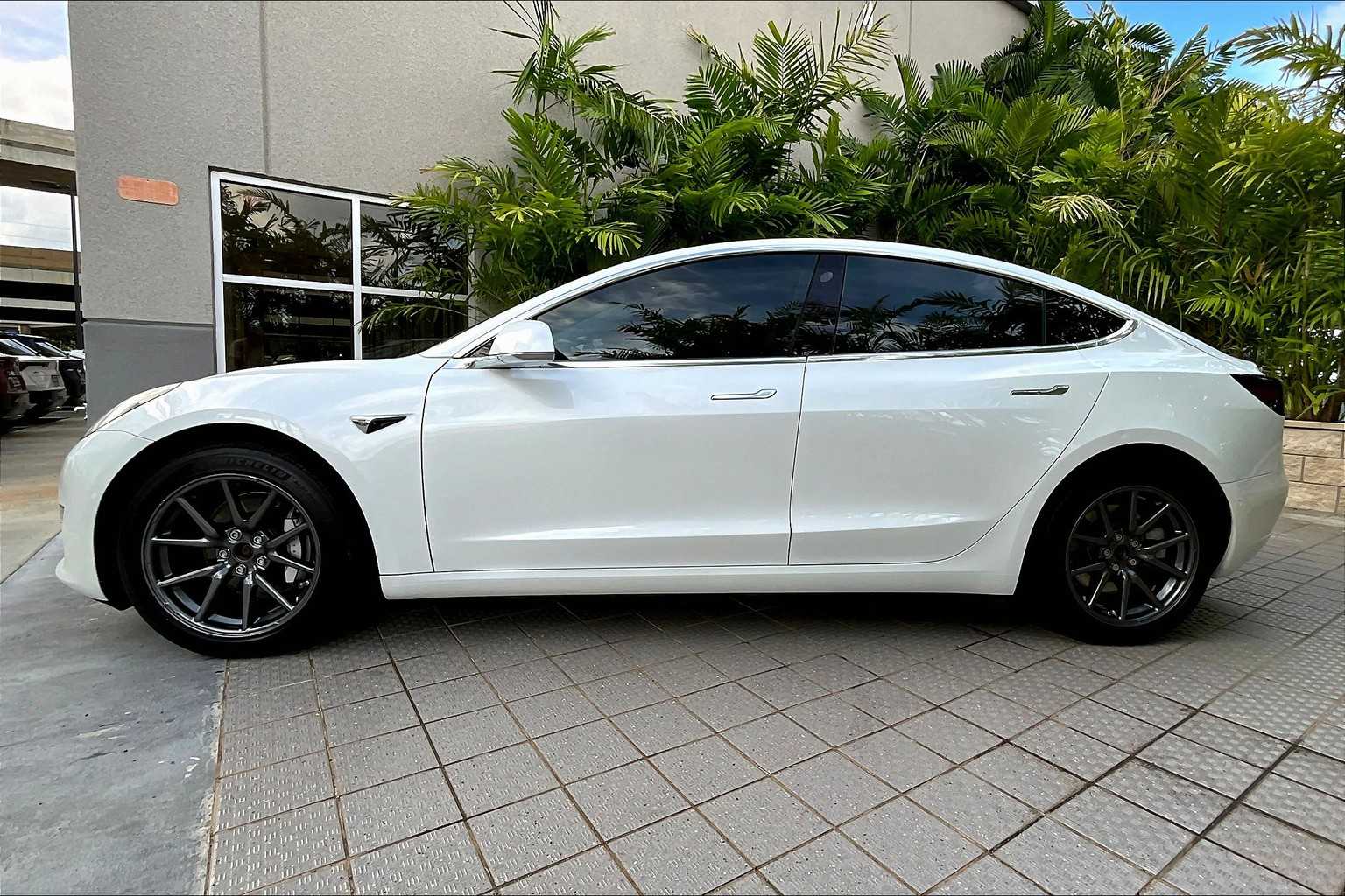 Thumbnail: 2018 Tesla Model 3 - 3