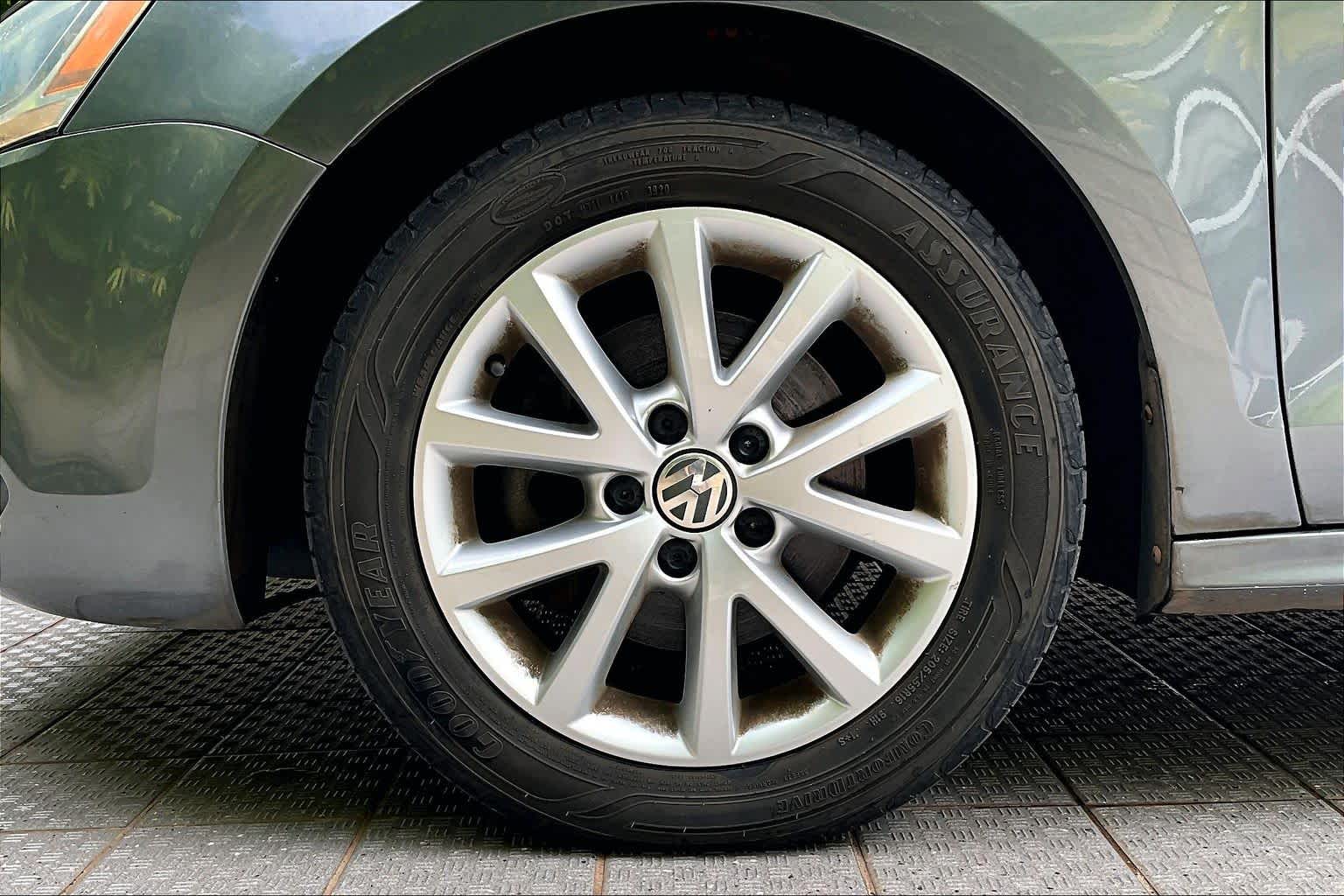 Thumbnail: 2013 Volkswagen Jetta - 9