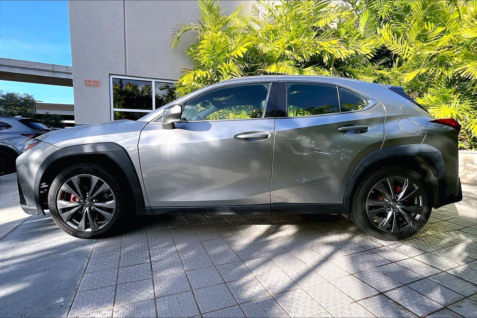 Thumbnail: 2020 Lexus UX - 4