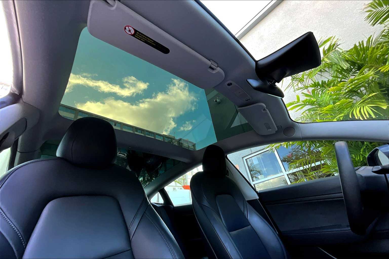 Thumbnail: 2021 Tesla Model 3 - 30