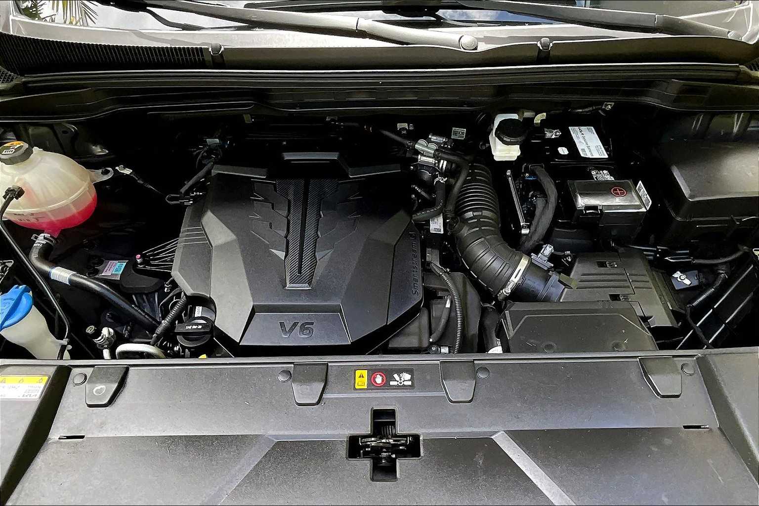 Thumbnail: 2023 Kia Carnival - 9