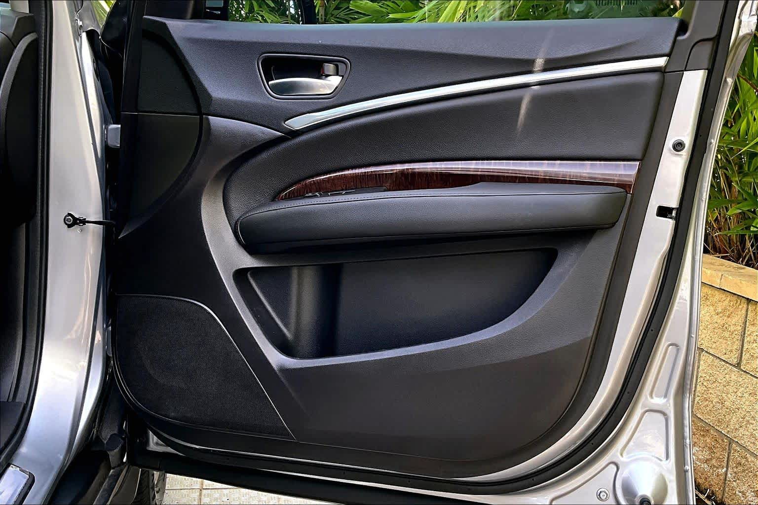 Thumbnail: 2017 Acura MDX - 29