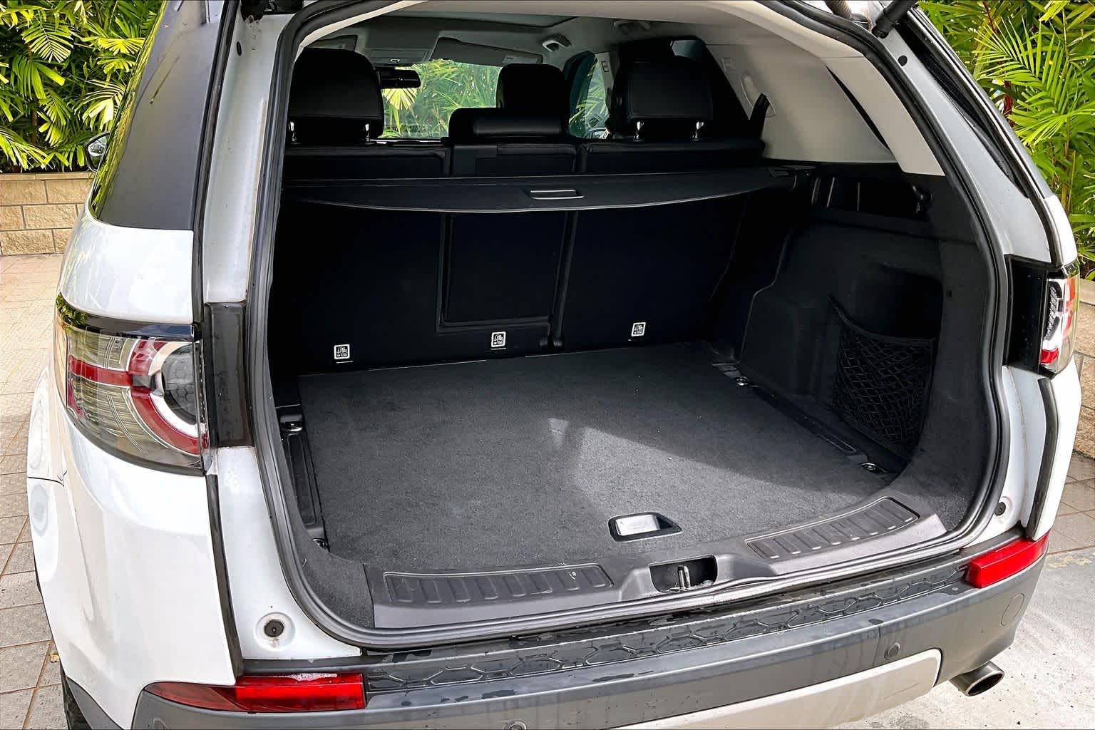 Thumbnail: 2015 Land Rover Discovery Sport - 19