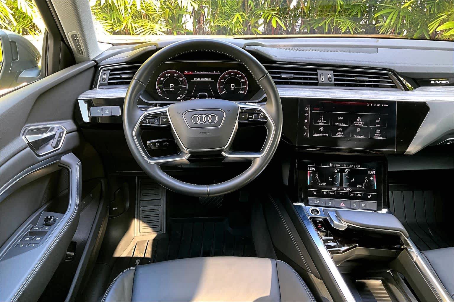 Thumbnail: 2021 Audi e-tron - 15