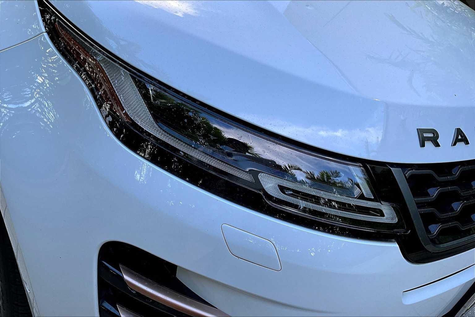 Thumbnail: 2020 Land Rover Range Rover Evoque - 32