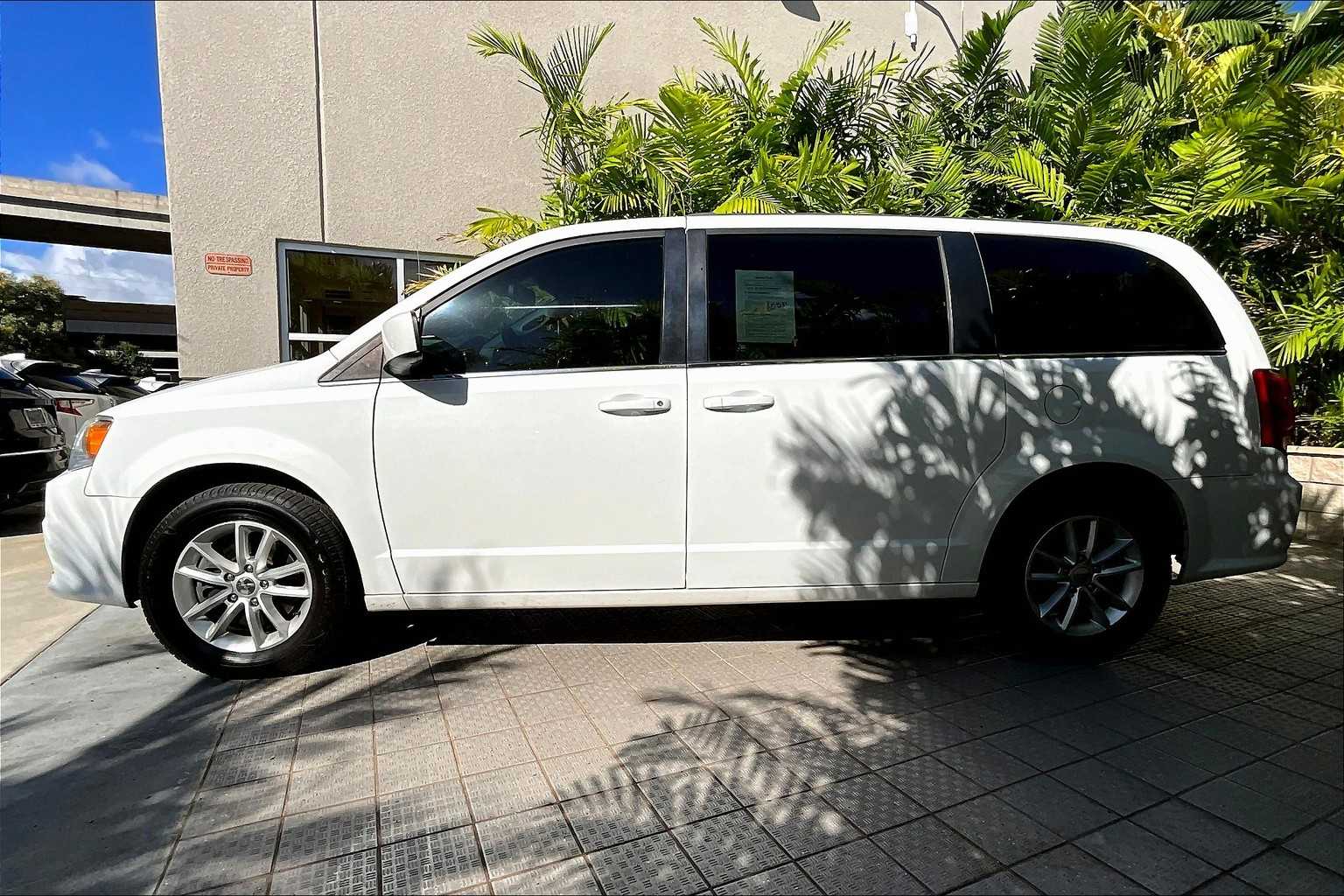 Thumbnail: 2019 Dodge Grand Caravan - 4