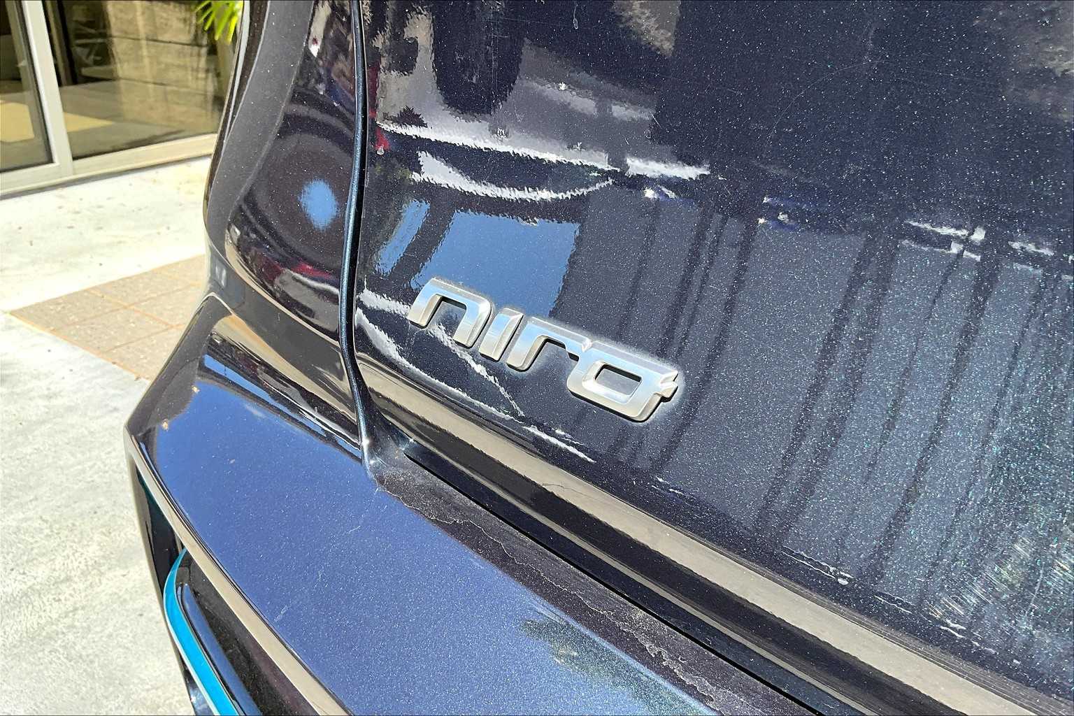 Thumbnail: 2022 Kia Niro - 8