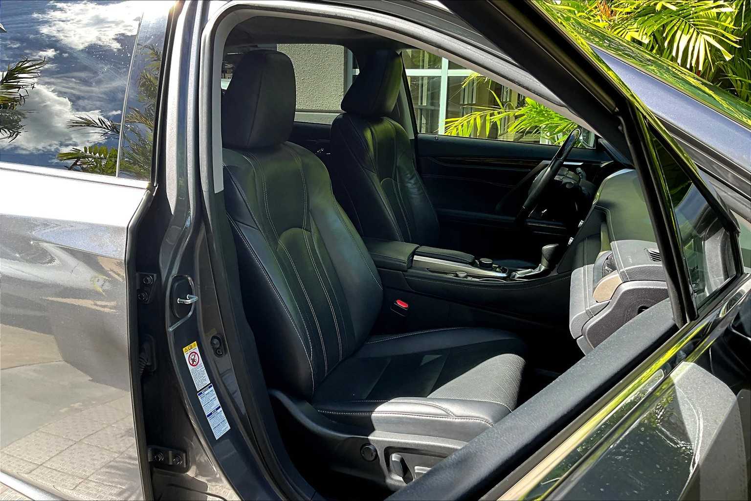 Thumbnail: 2018 Lexus RX - 14