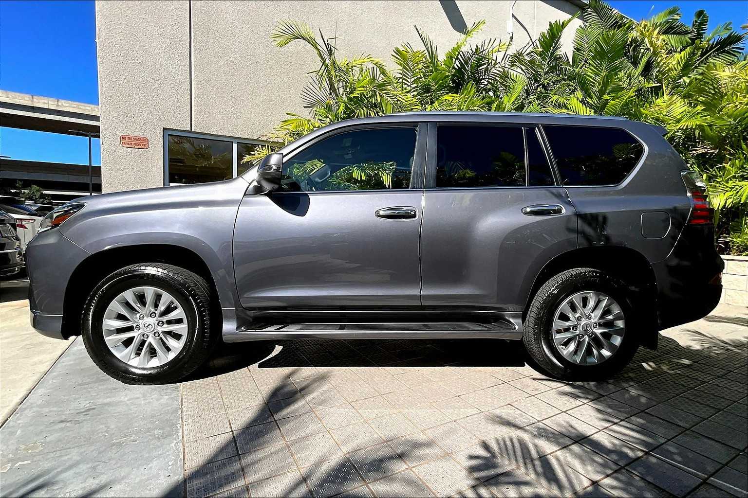 Thumbnail: 2022 Lexus GX - 4
