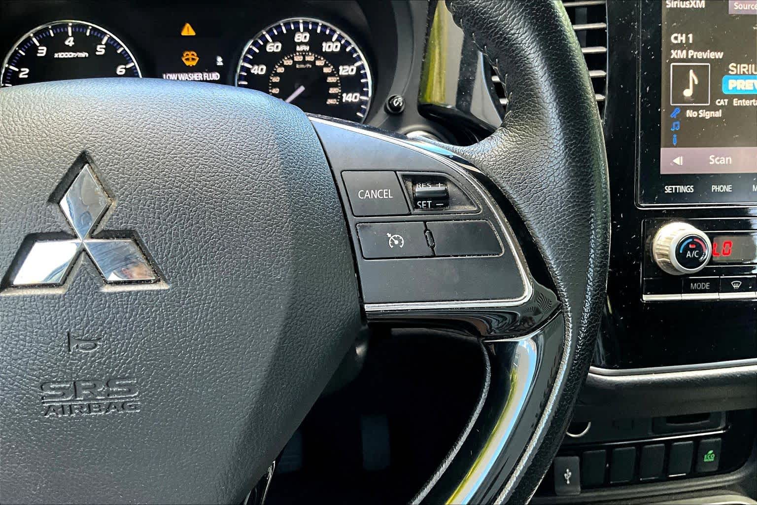 Thumbnail: 2020 Mitsubishi Outlander - 26