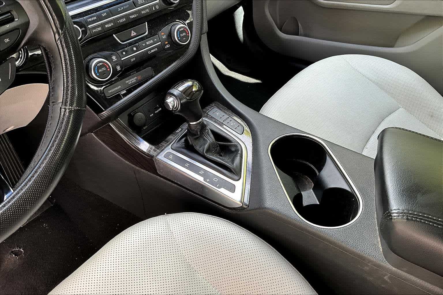 Thumbnail: 2014 Kia Optima - 17