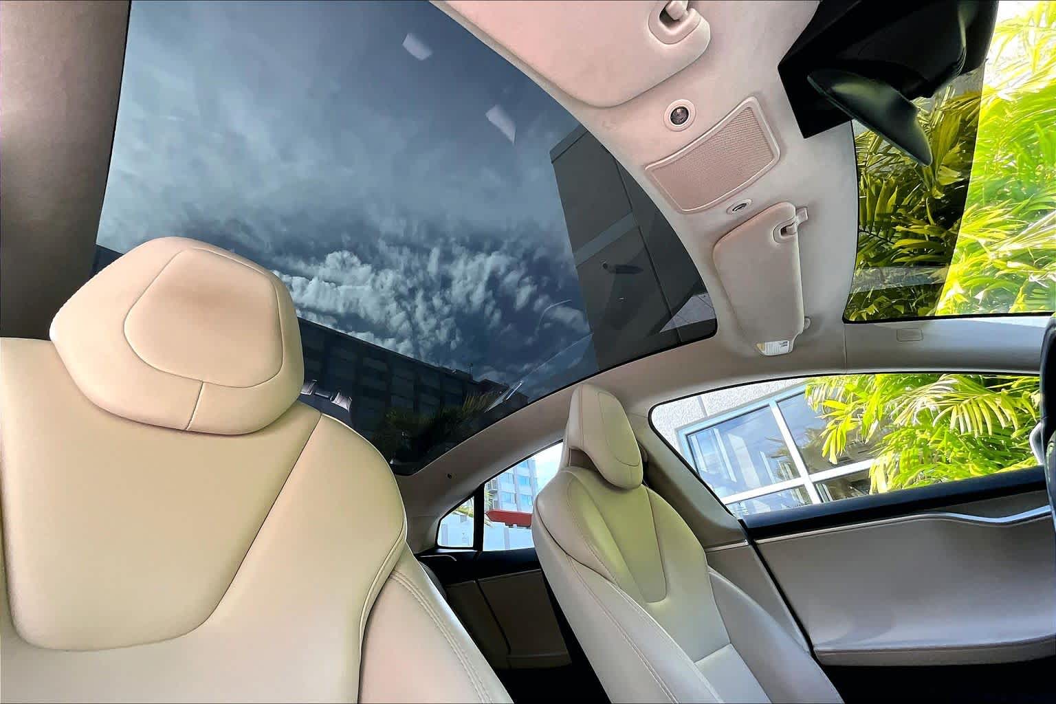 Thumbnail: 2017 Tesla Model S - 31