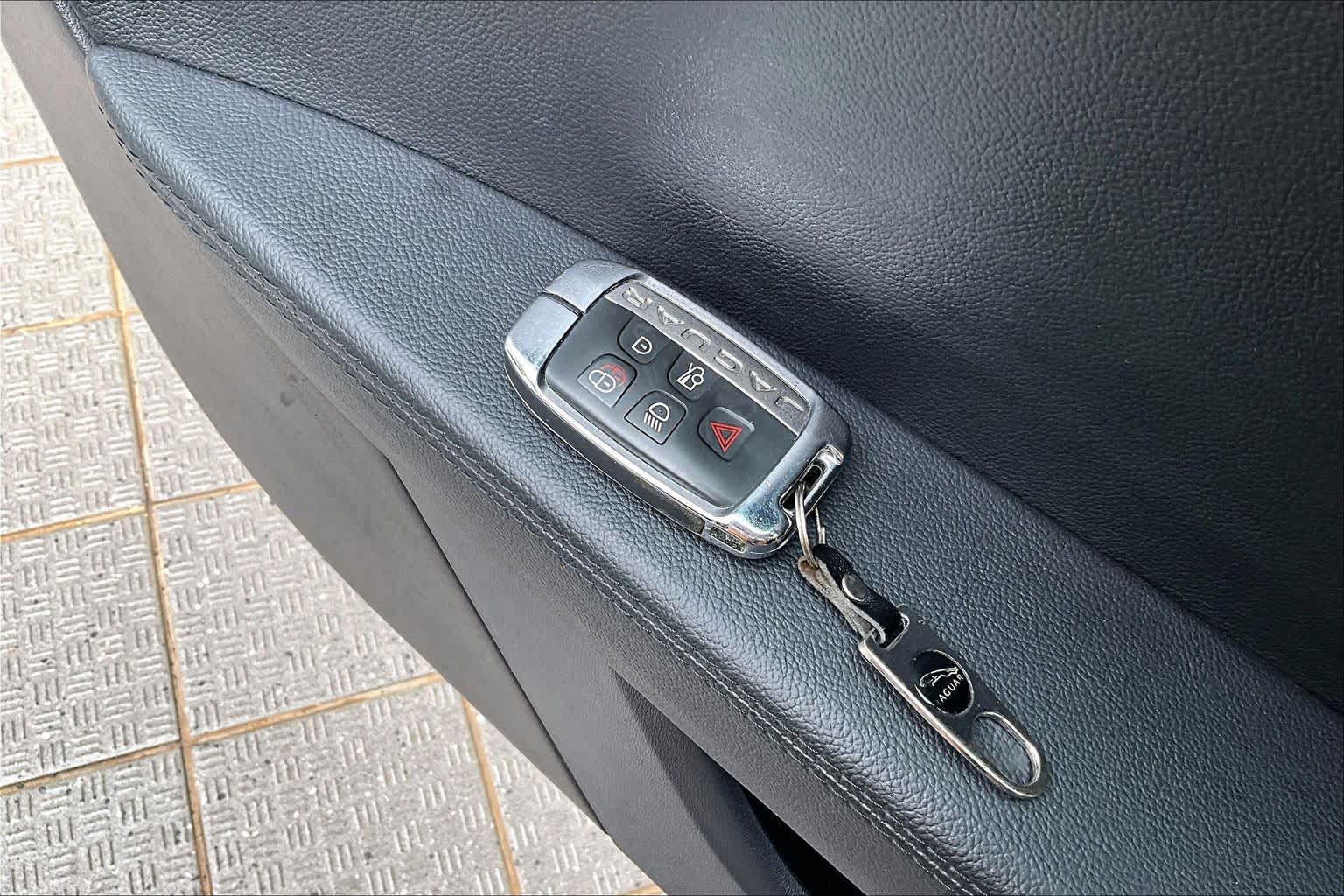 Thumbnail: 2018 Jaguar F-Type - 19