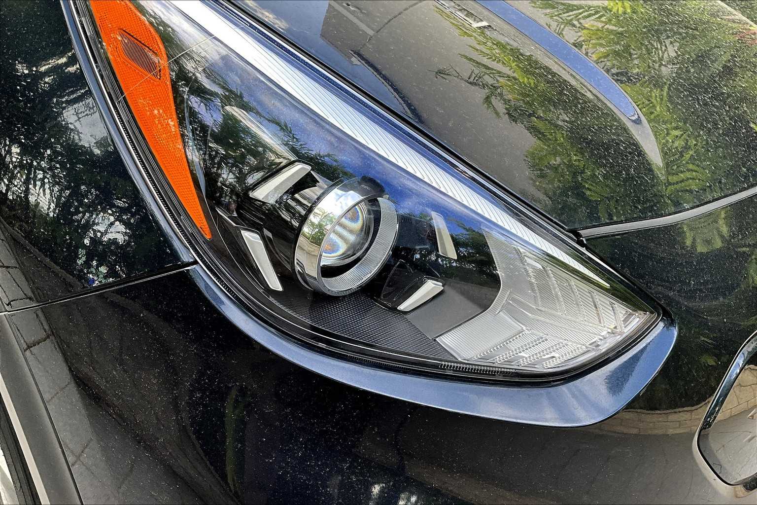 Thumbnail: 2022 Kia Niro - 31