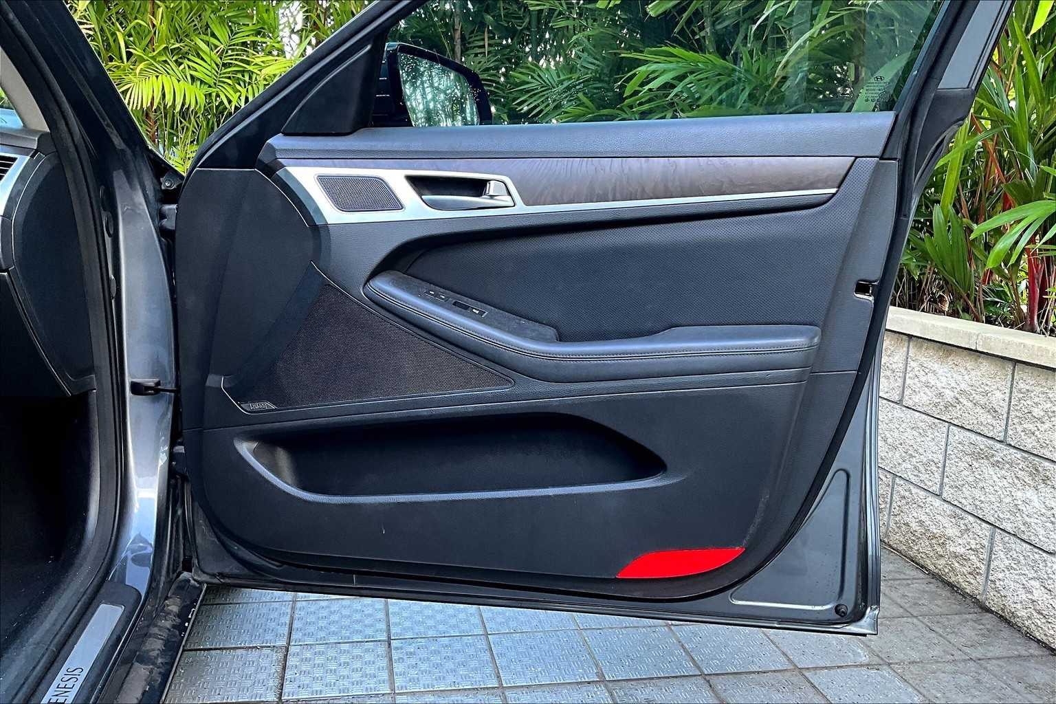 Thumbnail: 2016 Hyundai Genesis - 29