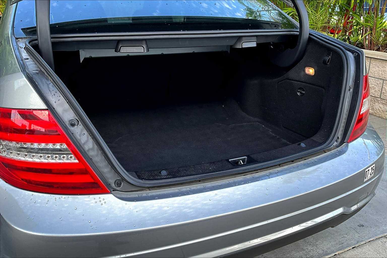 Thumbnail: 2012 Mercedes-Benz C-Class - 19