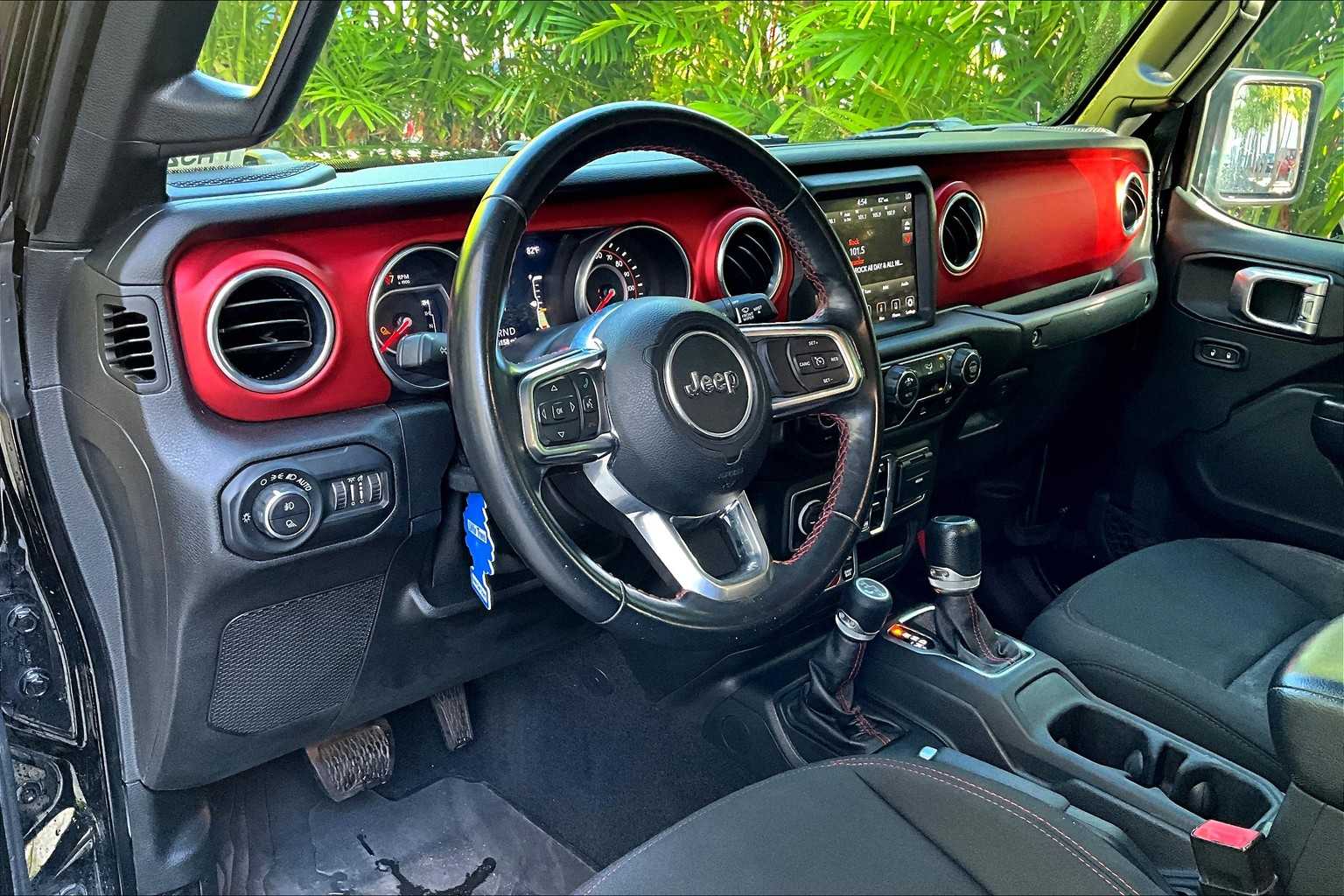 2021 Jeep Gladiator Rubicon photo 2