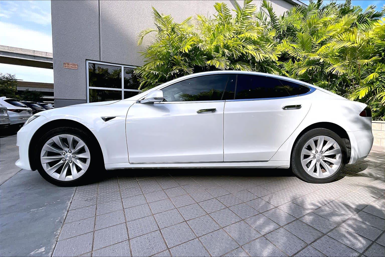 Thumbnail: 2017 Tesla Model S - 4