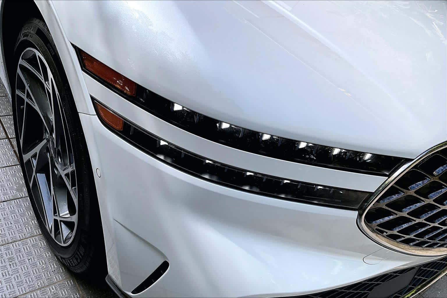 Thumbnail: 2023 Genesis G90 - 32