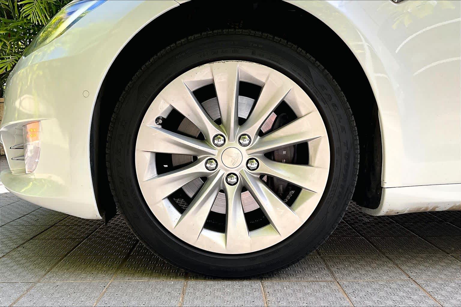 Thumbnail: 2017 Tesla Model S - 9