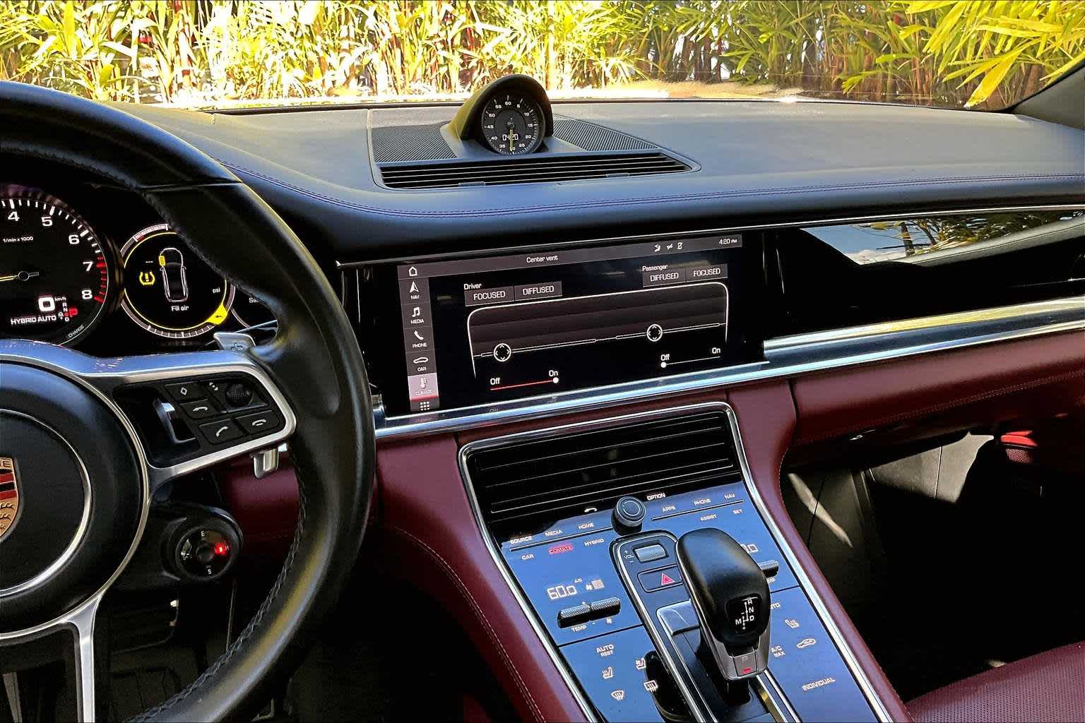 Thumbnail: 2020 Porsche Panamera - 16