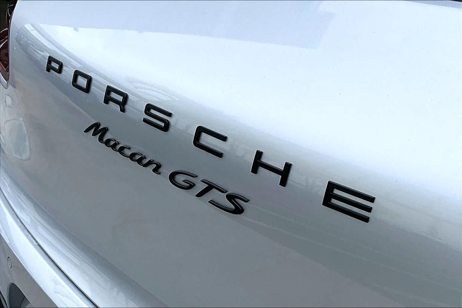 Thumbnail: 2017 Porsche Macan - 8