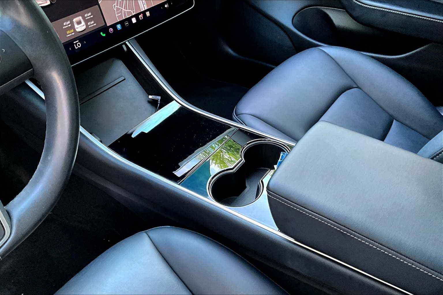 Thumbnail: 2018 Tesla Model 3 - 16