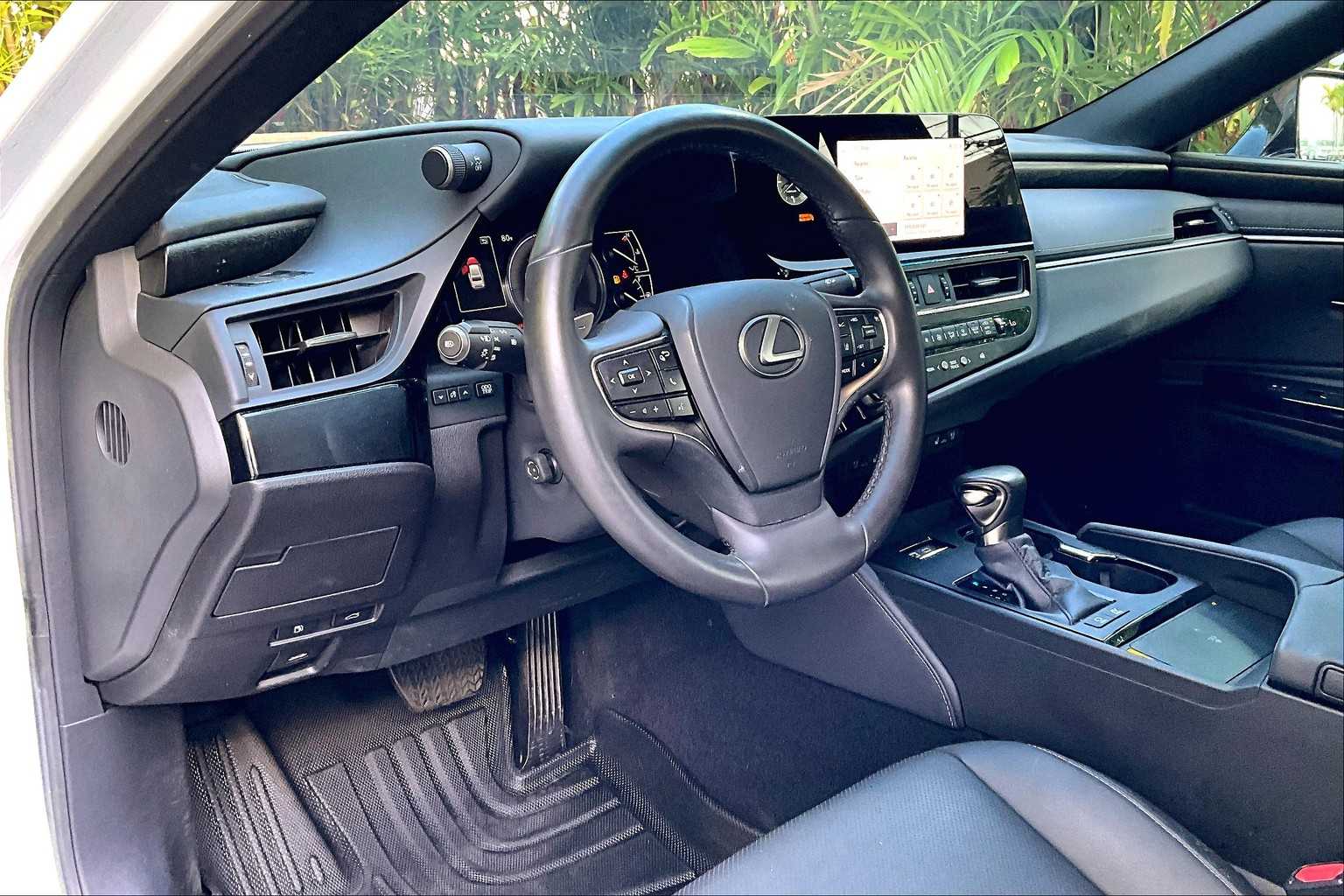 Thumbnail: 2024 Lexus ES - 3