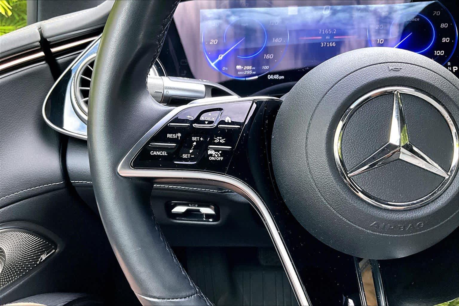 Thumbnail: 2022 Mercedes-Benz EQS - 25