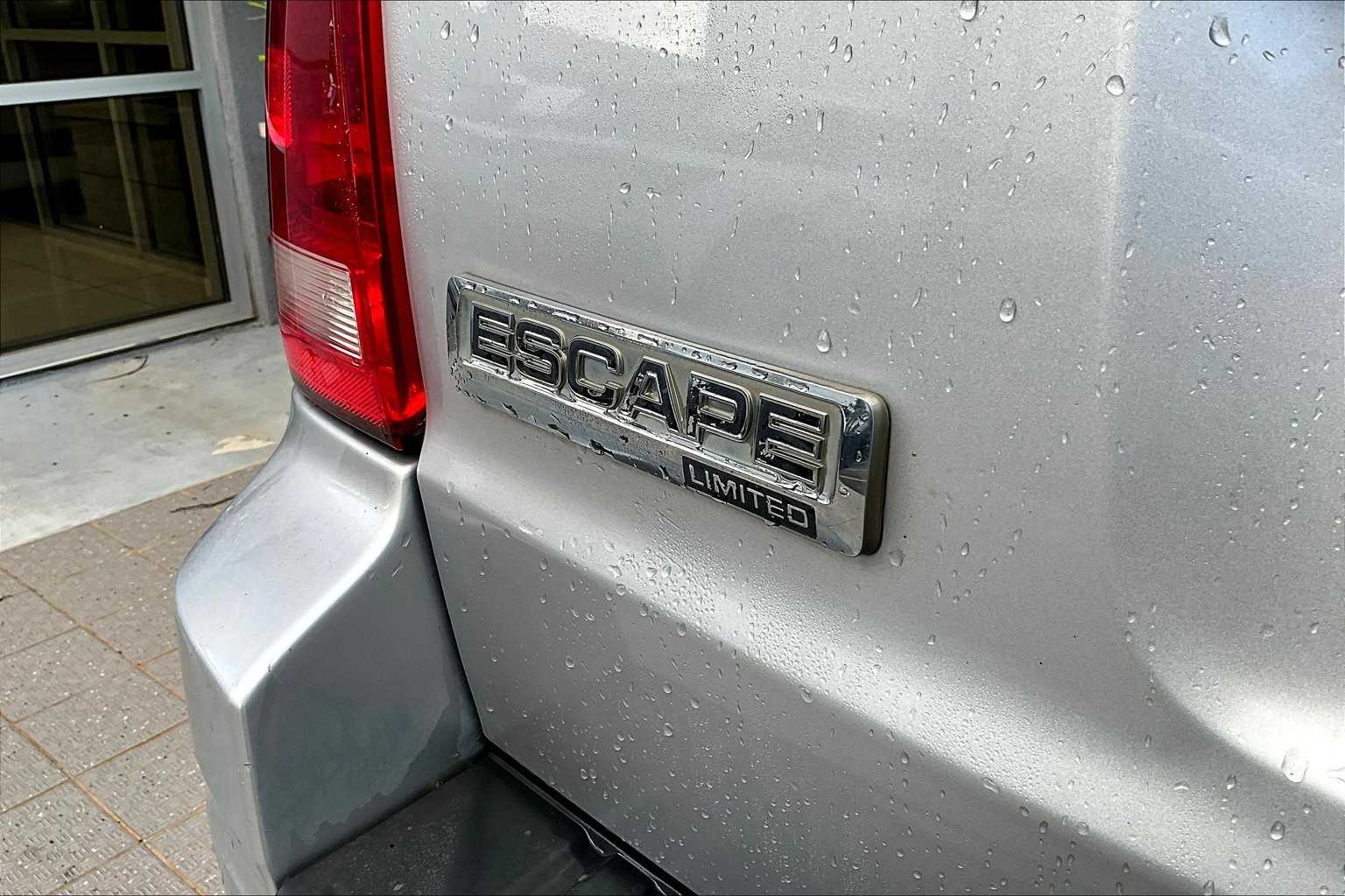 Thumbnail: 2010 Ford Escape - 8