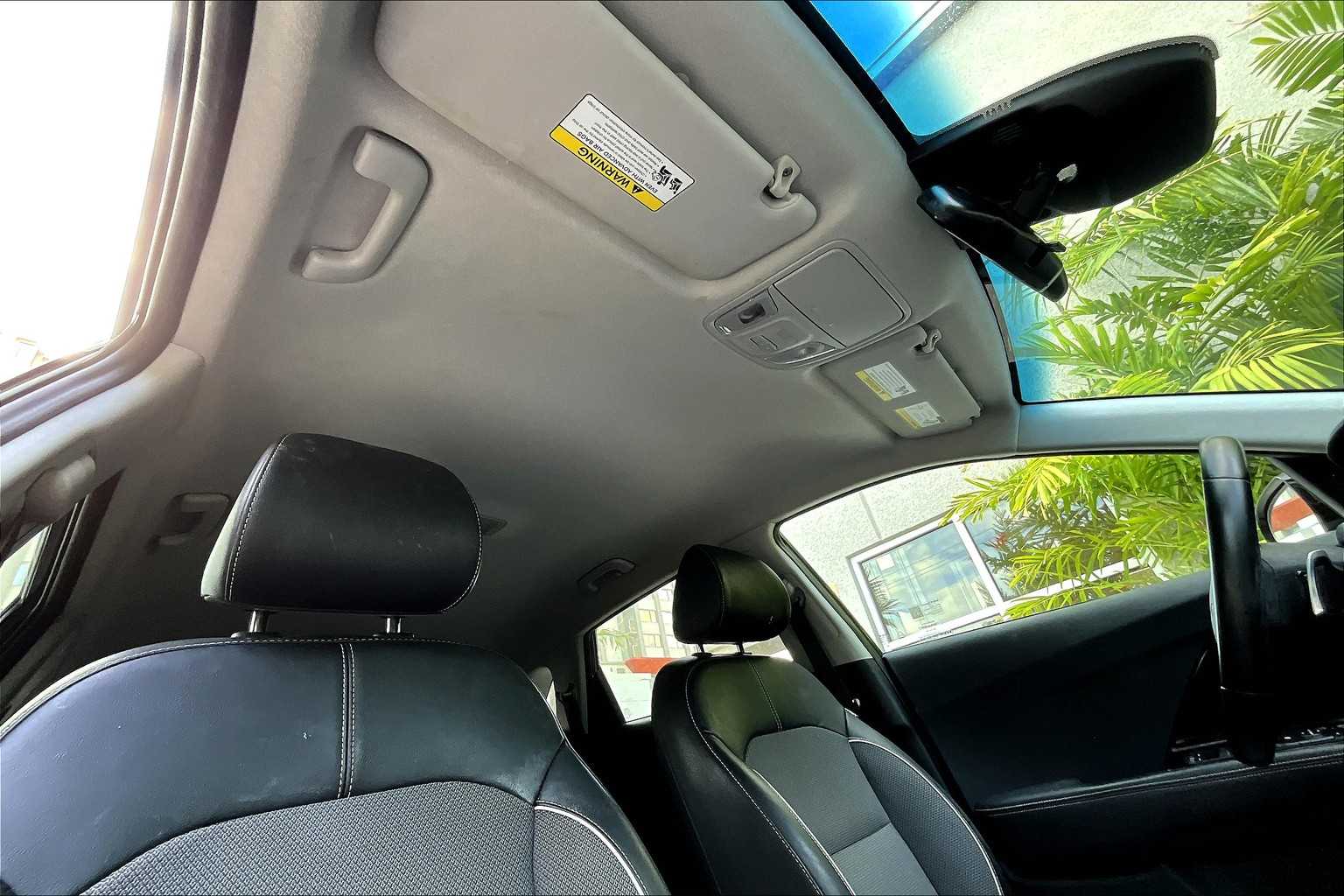 Thumbnail: 2022 Kia Niro - 30