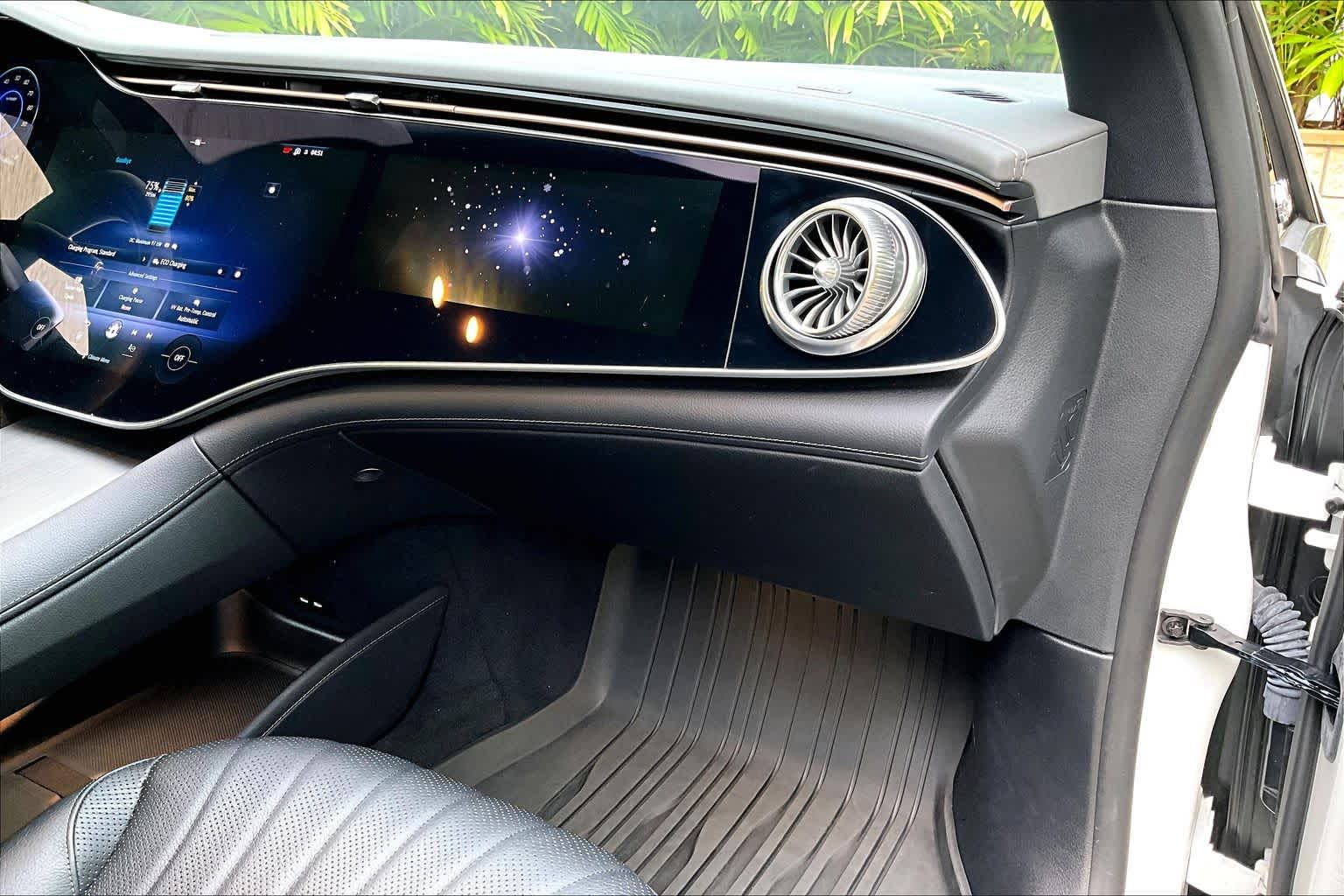 Thumbnail: 2022 Mercedes-Benz EQS - 24