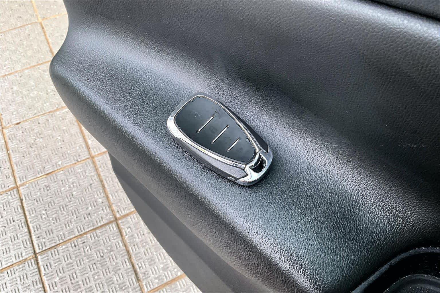 Thumbnail: 2017 Chevrolet Volt - 20