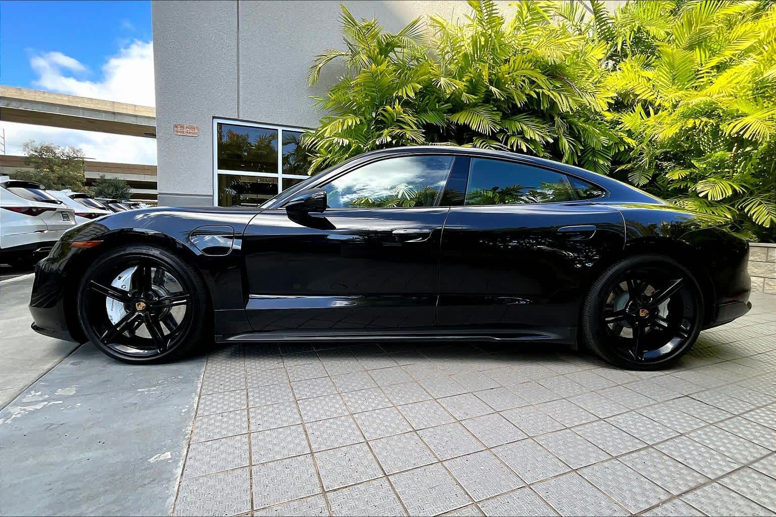 Thumbnail: 2020 Porsche Taycan - 4