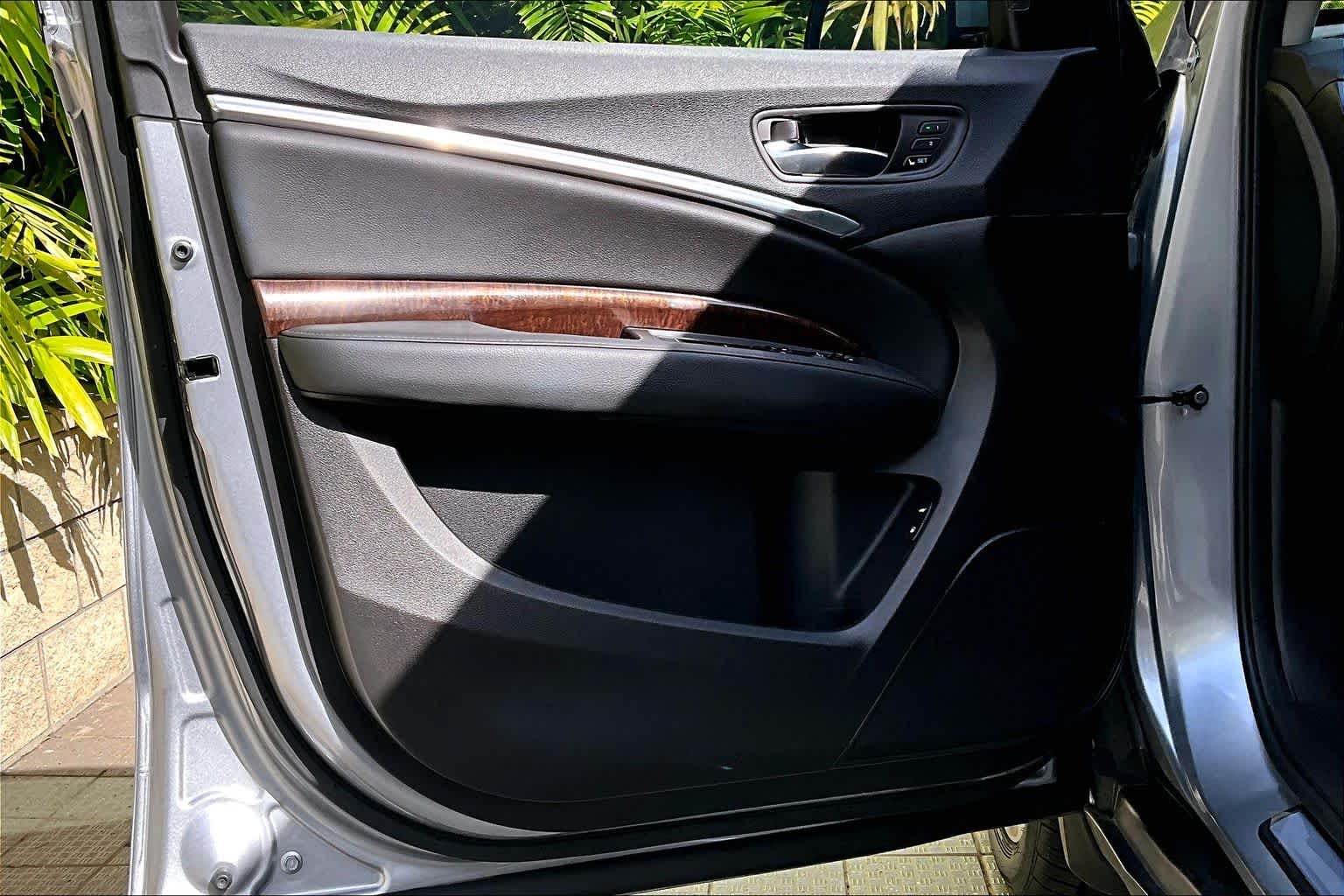 Thumbnail: 2017 Acura MDX - 28