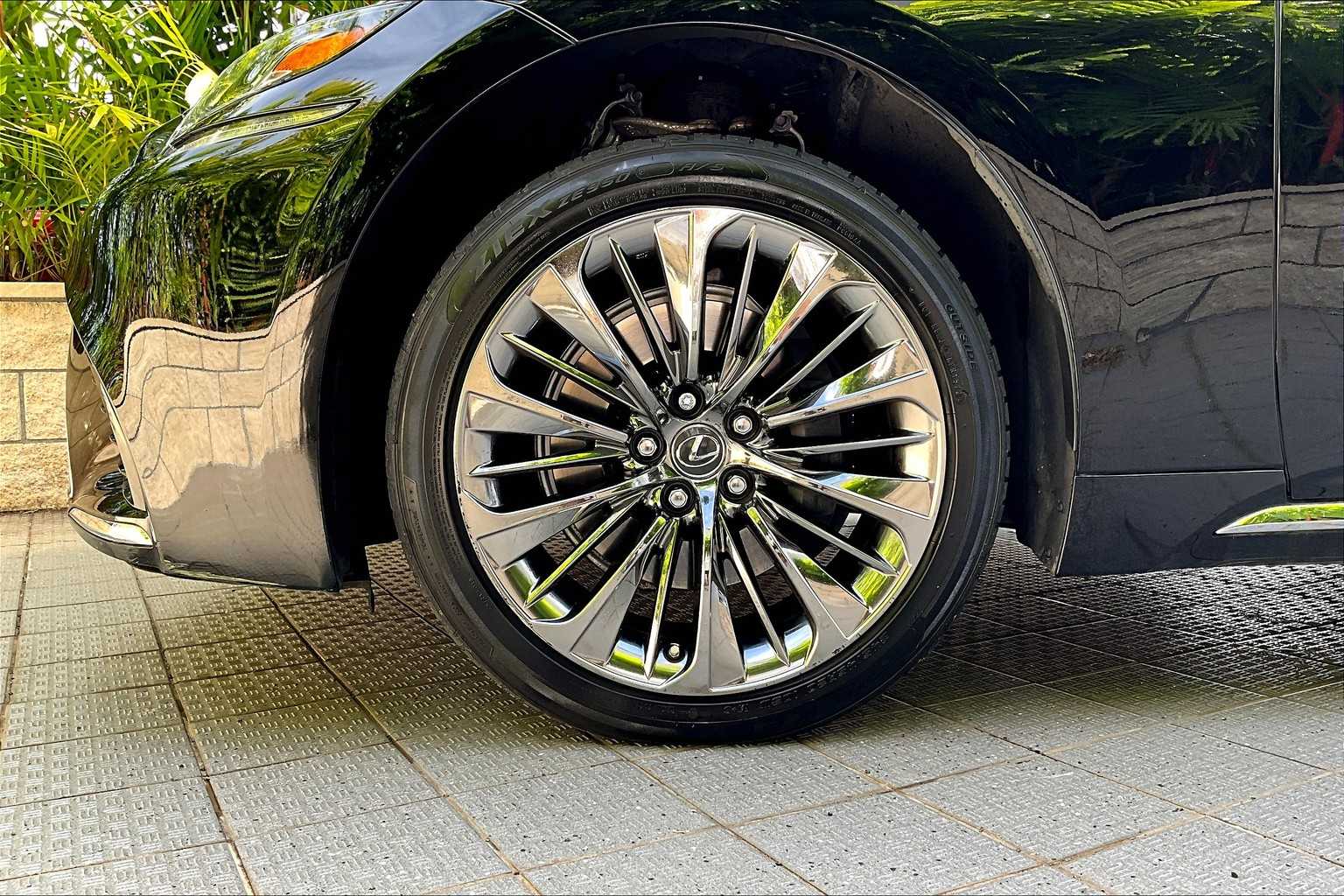 Thumbnail: 2018 Lexus LS - 8