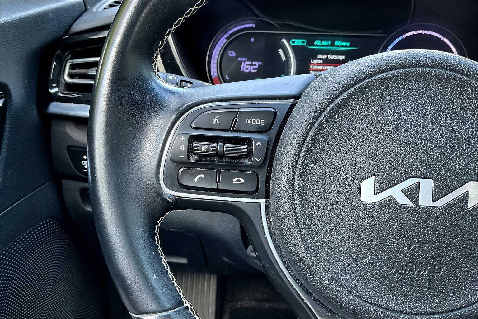 Thumbnail: 2022 Kia Niro - 24