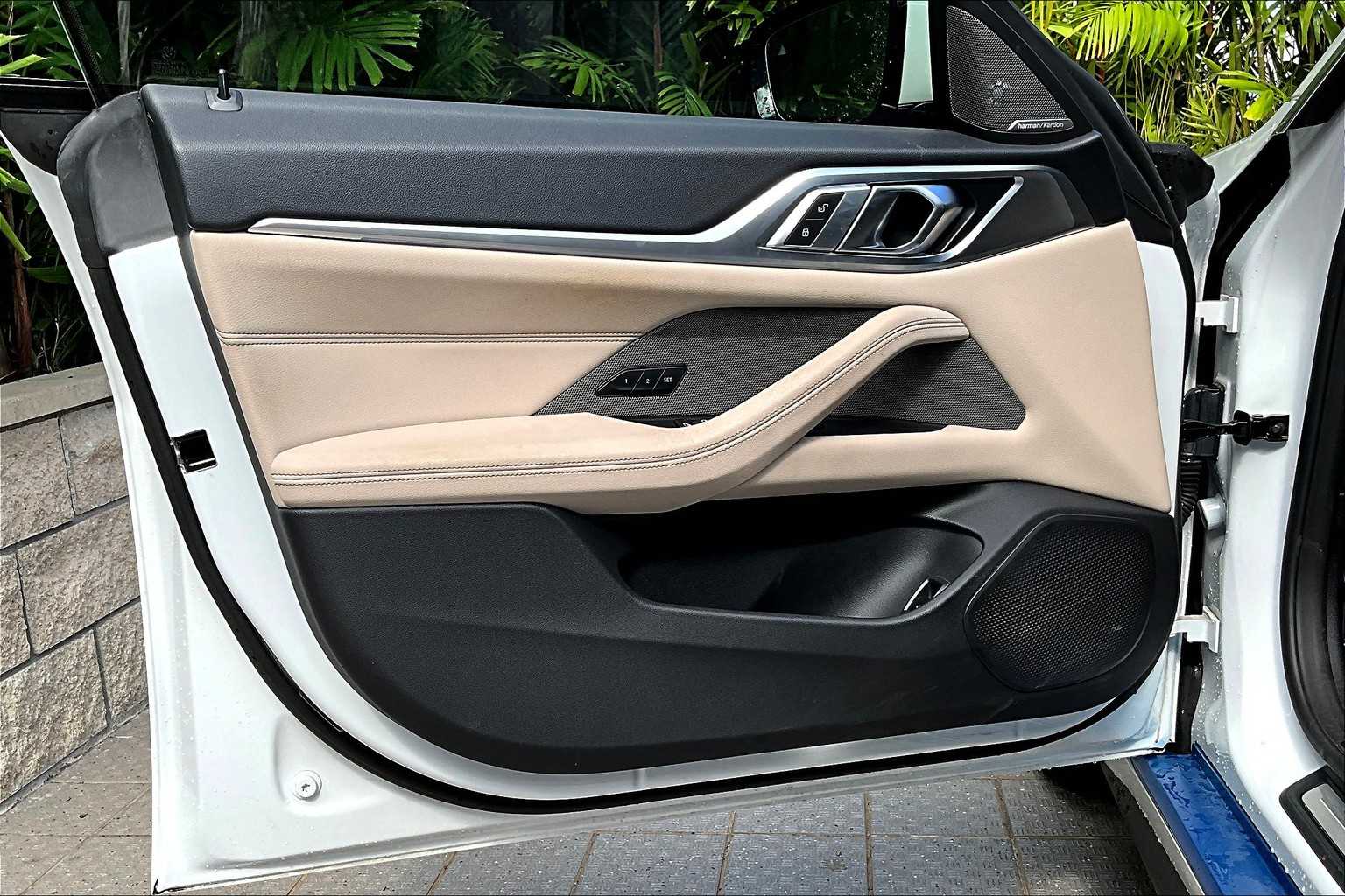 Thumbnail: 2022 BMW i4 - 28