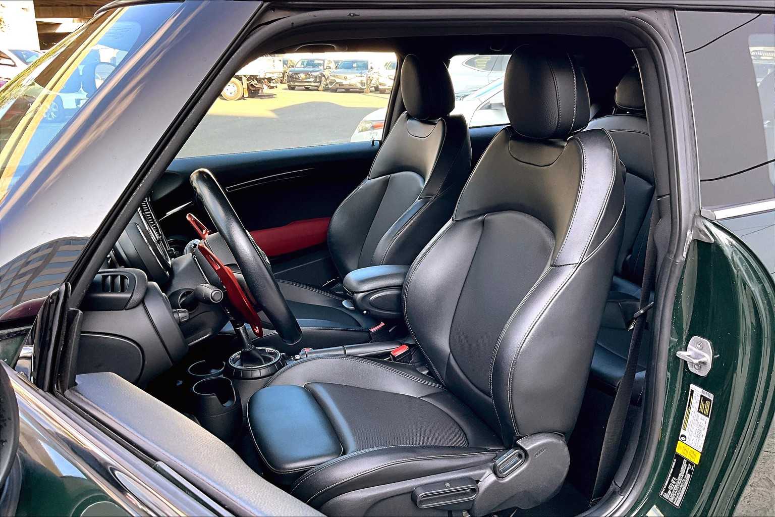 Thumbnail: 2017 MINI Cooper Hardtop - 12