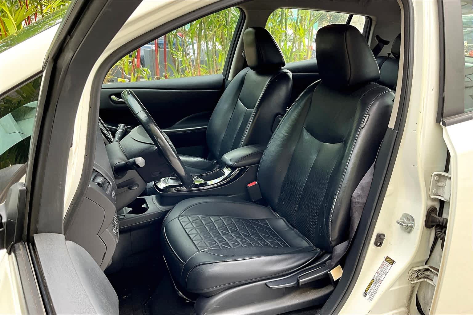 2013 Nissan Leaf SL 11