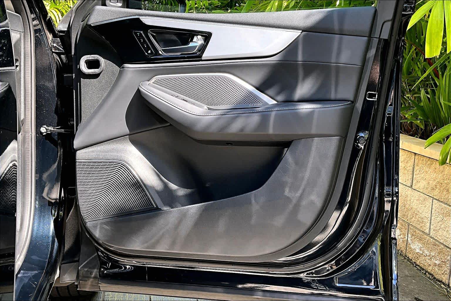 Thumbnail: 2023 Acura MDX - 29