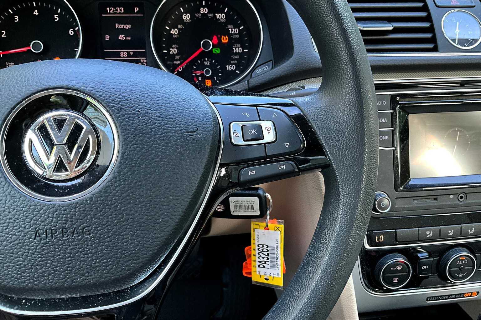 Thumbnail: 2017 Volkswagen Passat - 22