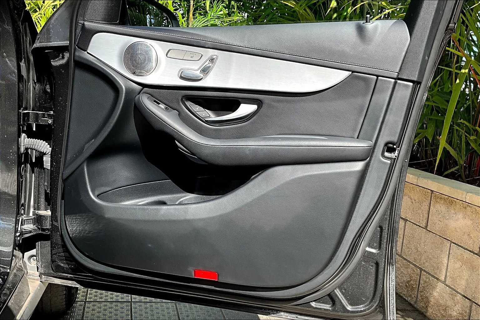 Thumbnail: 2023 Mercedes-Benz GLC - 29