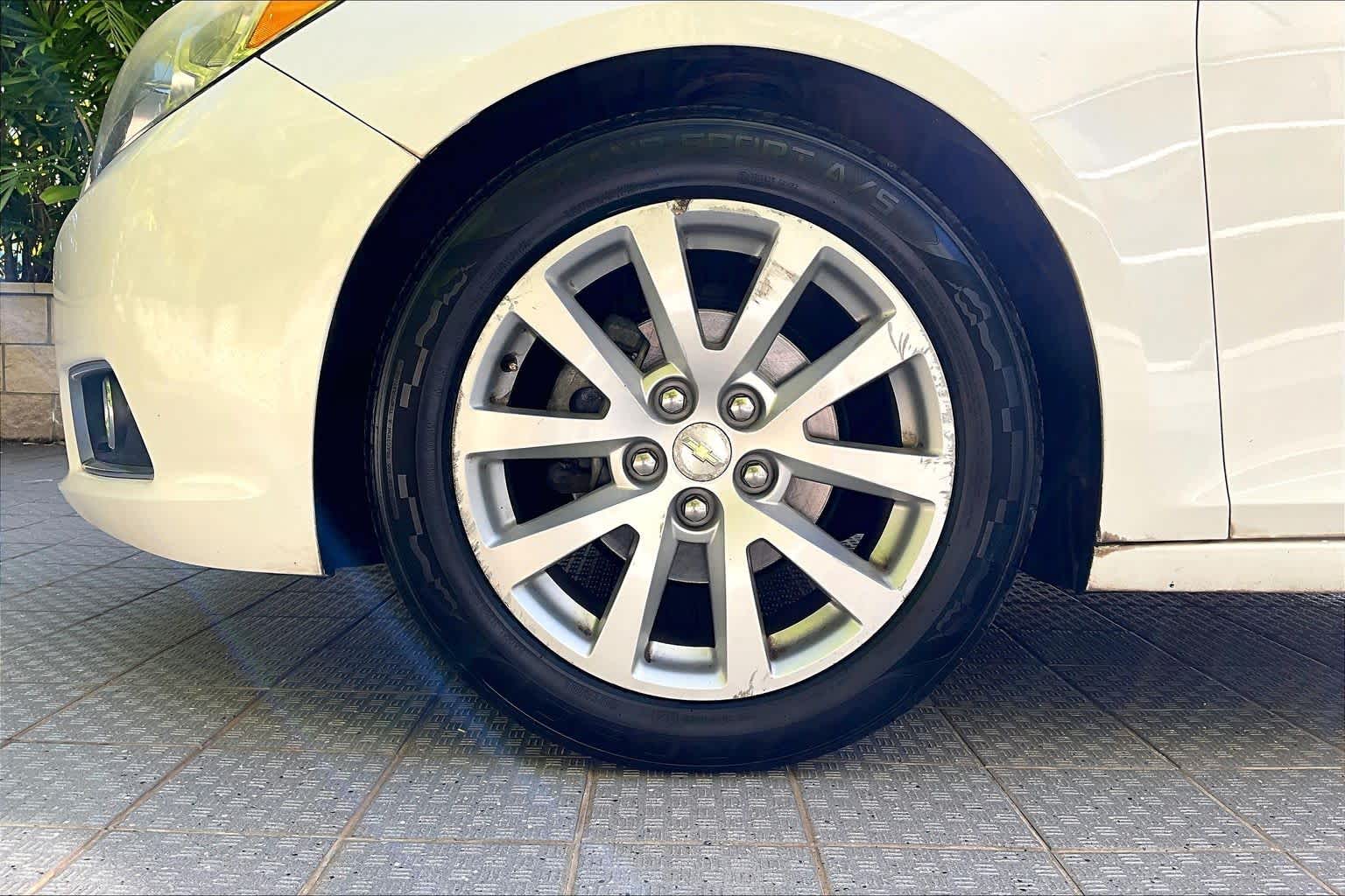 Thumbnail: 2013 Chevrolet Malibu - 9