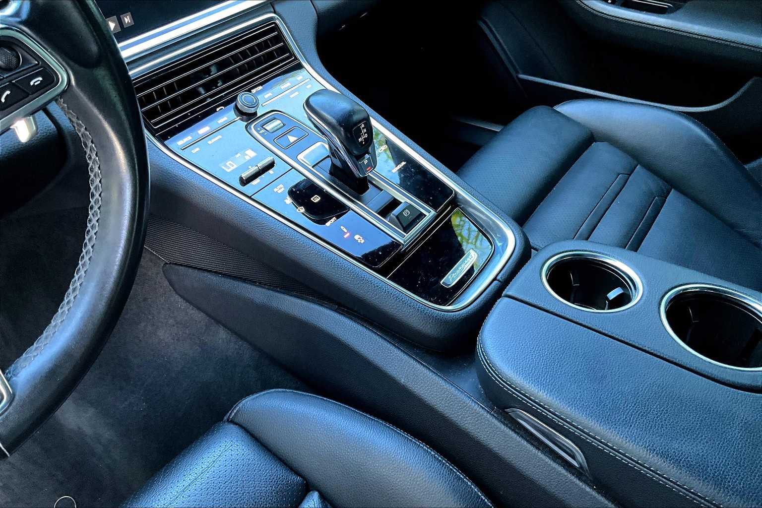 Thumbnail: 2018 Porsche Panamera - 16