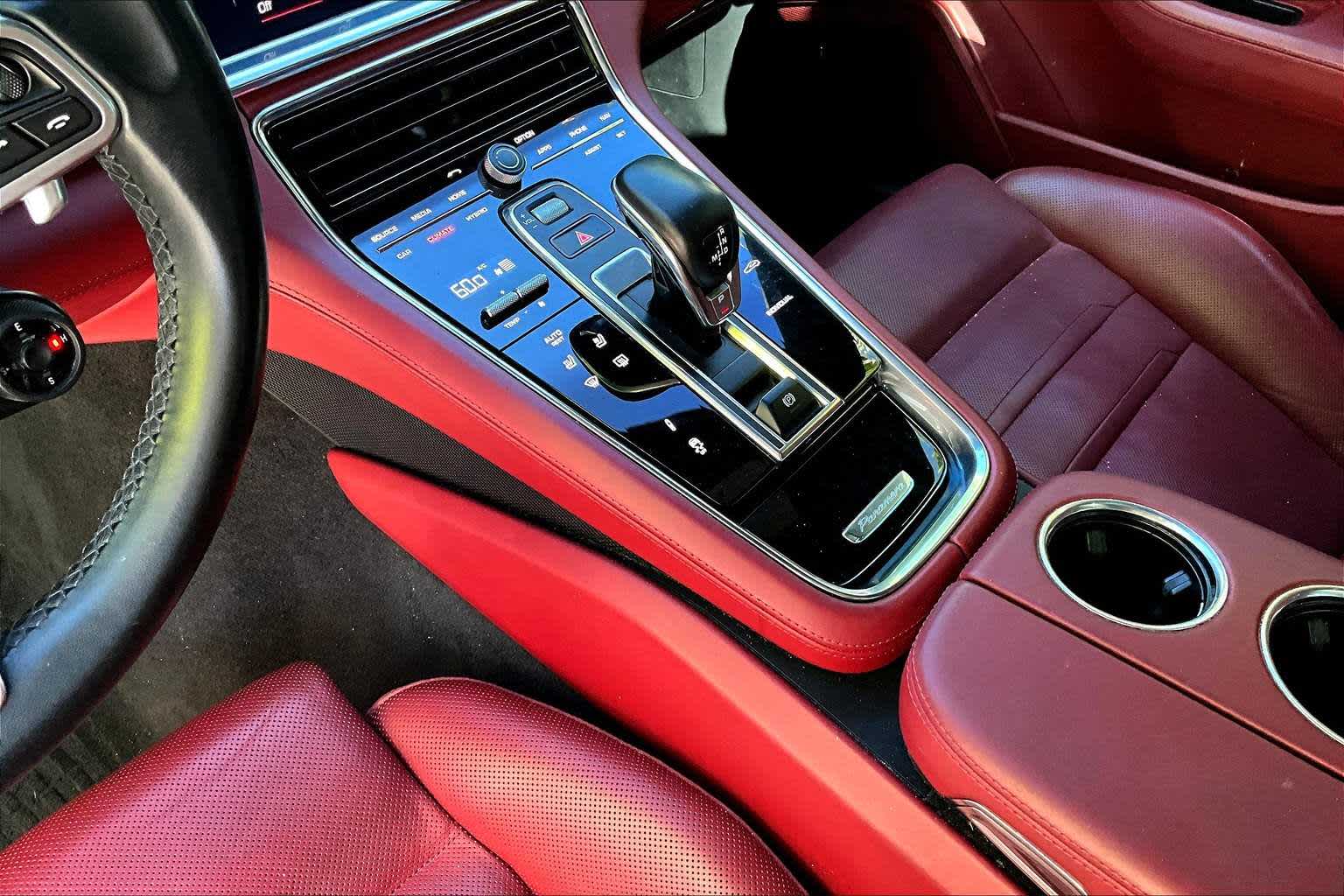 Thumbnail: 2020 Porsche Panamera - 17
